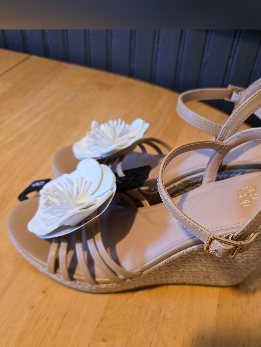 Time and Tru Floral‎ Espadrille Wedge Sandals Size 8 NWT Ankle Strap - Picture 2 of 7